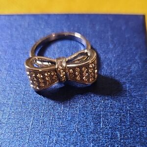 Chic Silver Bow Ring with Crystal Accents